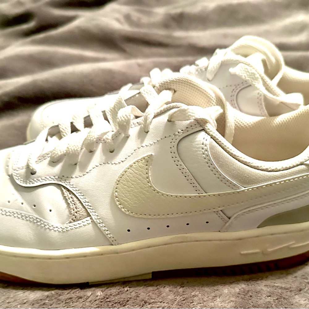 Nike Gamma Force Leather Sneakers